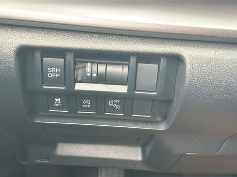 Used 2023 Subaru Crosstrek 2.5i Limited AWD/4WD image 16