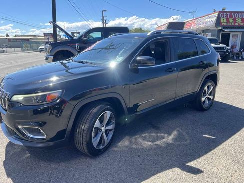 Used 2019 Jeep Cherokee Limited FWD image 3