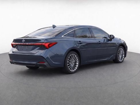 Used 2022 Toyota Avalon Limited w/ Advanced Safety Package FWD image 6