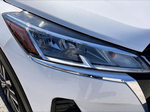 Used 2024 Nissan Kicks SV image 32