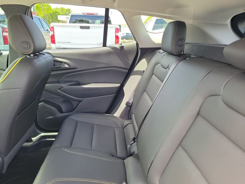 Used 2024 Chevrolet Trax ACTIV w/ Sunroof Package FWD image 9