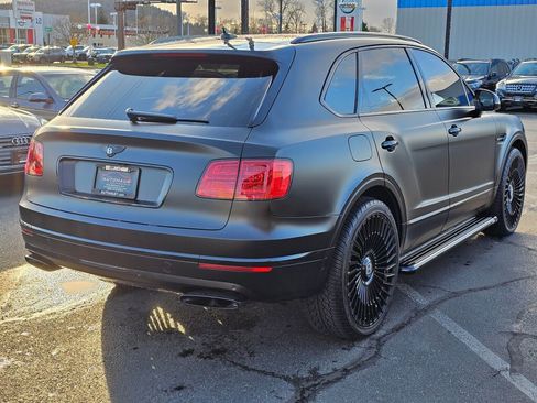 Used 2018 Bentley Bentayga image 5
