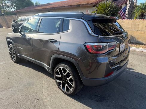 Used 2018 Jeep Compass Limited w/ Navigation Group AWD/4WD image 10