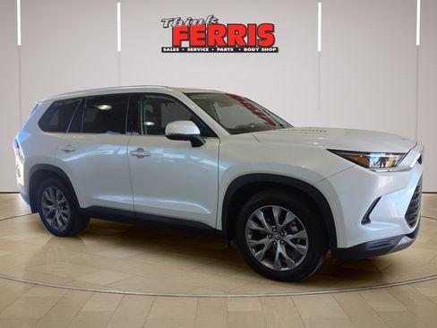 Used 2024 Toyota Grand Highlander AWD image 7