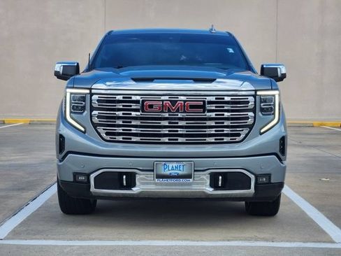 Used 2024 GMC Sierra 1500 Denali w/ Technology Package AWD/4WD image 2