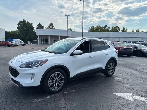 Used 2020 Ford Escape SEL FWD image 3