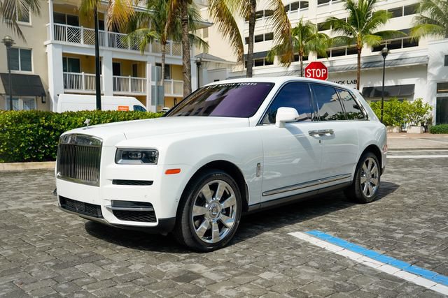 Used 2022 Rolls-Royce Cullinan AWD/4WD image 2