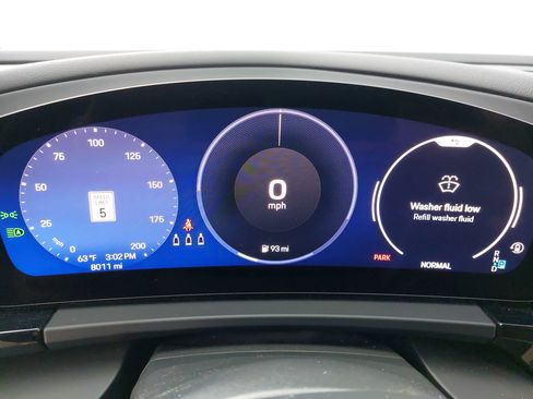 Used 2025 Porsche Macan Electric RWD image 21