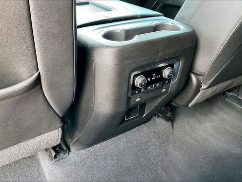 Certified 2023 Chevrolet Suburban Z71 w/ Luxury Package AWD/4WD image 34