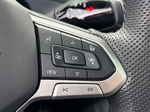 Used 2025 Volkswagen Tiguan SEL R-Line AWD/4WD image 36