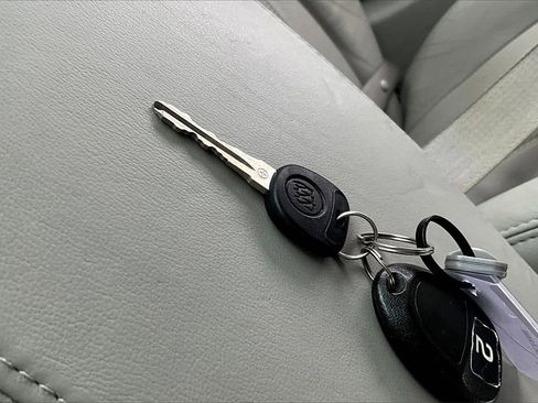 Used 2007 Buick Lucerne CXL image 10