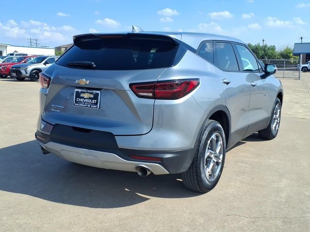 Used 2025 Chevrolet Blazer LT FWD image 5