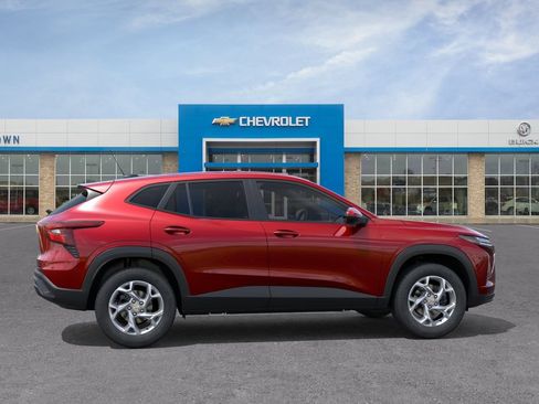 New 2026 Chevrolet Trax LS FWD image 5