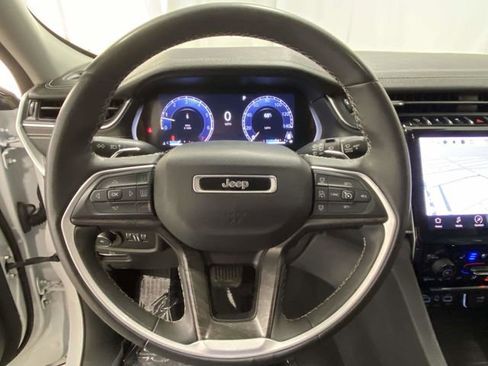 Used 2023 Jeep Grand Cherokee Limited w/ Luxury Tech Group II image 23