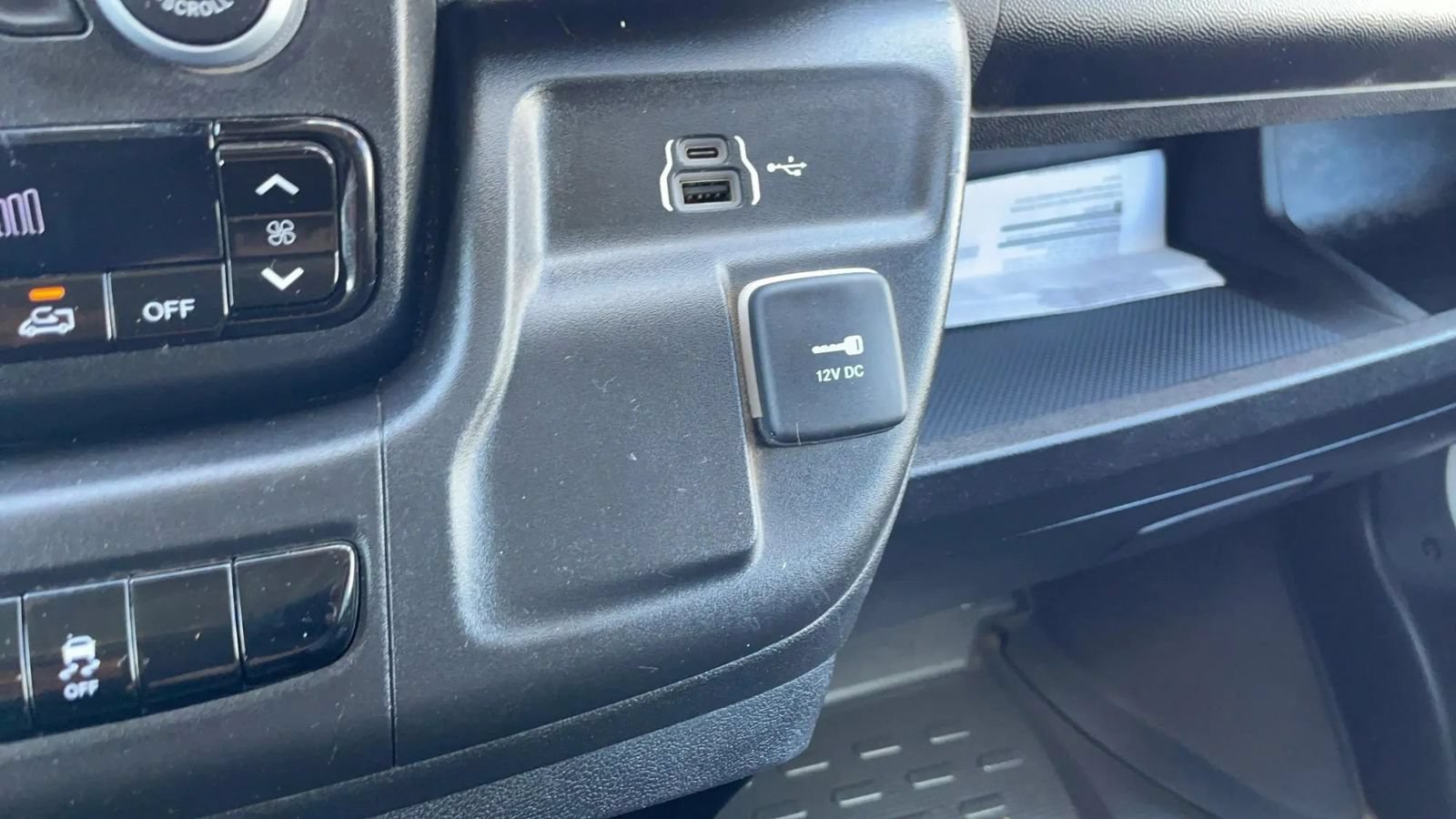 Used 2025 RAM ProMaster 3500 w/ Convenience Group FWD image 15