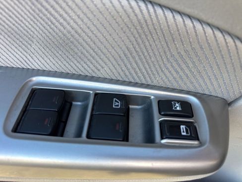 Used 2010 Subaru Forester 2.5X Premium w/ Utility Pkg image 13