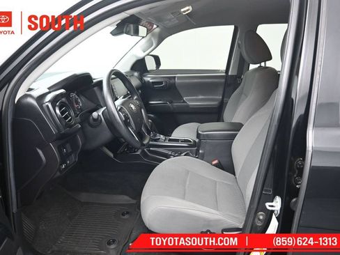 Used 2022 Toyota Tacoma SR AWD/4WD image 9