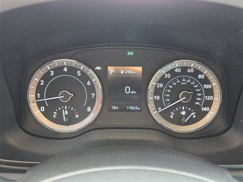 Certified 2022 Hyundai Venue SE image 25