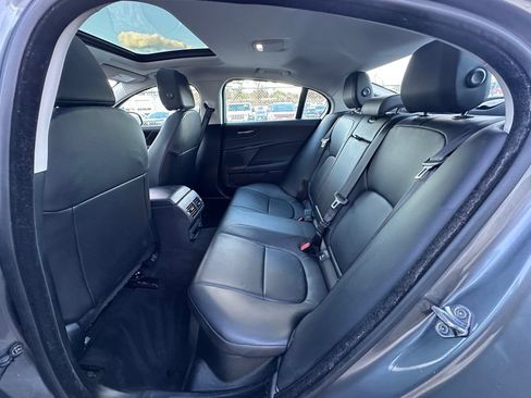 Used 2018 Jaguar XE Premium AWD/4WD image 22