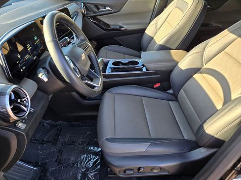 Used 2025 Chevrolet Equinox LT w/ Convenience Package II image 10