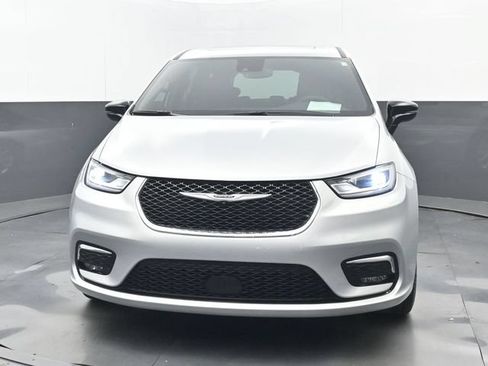 Used 2026 Chrysler Pacifica Limited FWD image 21