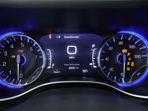 Certified 2023 Chrysler Pacifica Touring-L FWD image 18