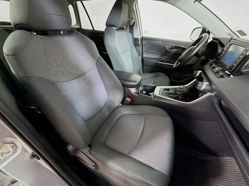 Used 2021 Toyota RAV4 XLE AWD/4WD image 24