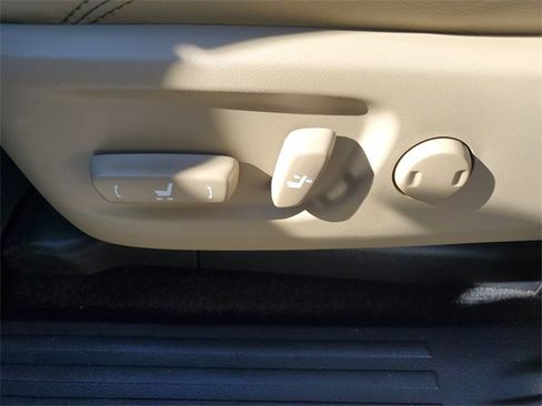 Used 2022 Toyota 4Runner Limited image 20