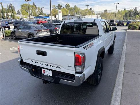 Certified 2023 Toyota Tacoma TRD Off-Road AWD/4WD image 7