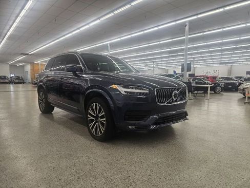 Used 2021 Volvo XC90 T5 Momentum w/ Climate Package image 3