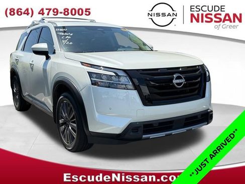 Certified 2024 Nissan Pathfinder SL w/ SL Premium Package FWD image 1