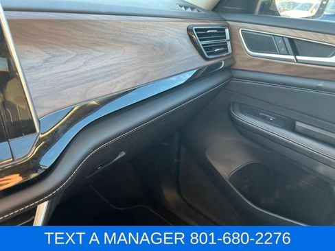 Used 2024 Volkswagen Atlas SE AWD/4WD image 22