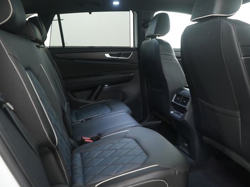 Used 2024 Volkswagen Atlas Cross Sport SEL Premium R-Line image 14