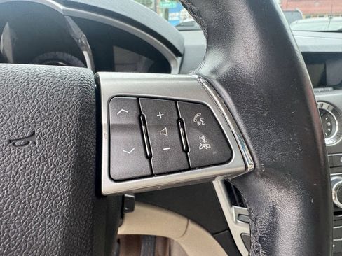 Used 2011 Cadillac SRX Luxury FWD image 24