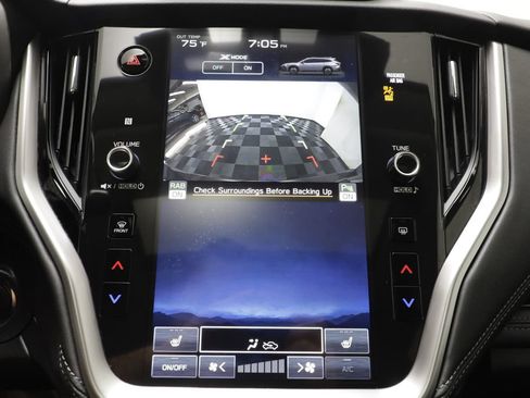 Used 2025 Subaru Outback Limited AWD/4WD image 11
