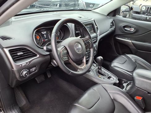 Certified 2019 Jeep Cherokee Latitude Plus AWD/4WD image 13