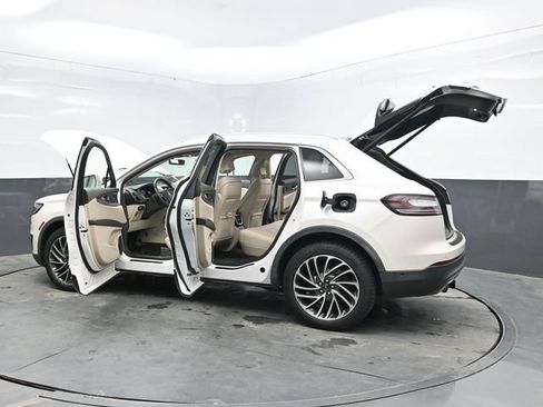 Used 2019 Lincoln Nautilus Reserve AWD/4WD image 47