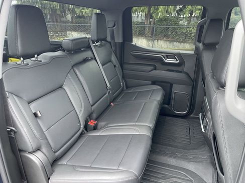 Used 2022 GMC Sierra 1500 SLT w/ SLT Convenience Package image 27