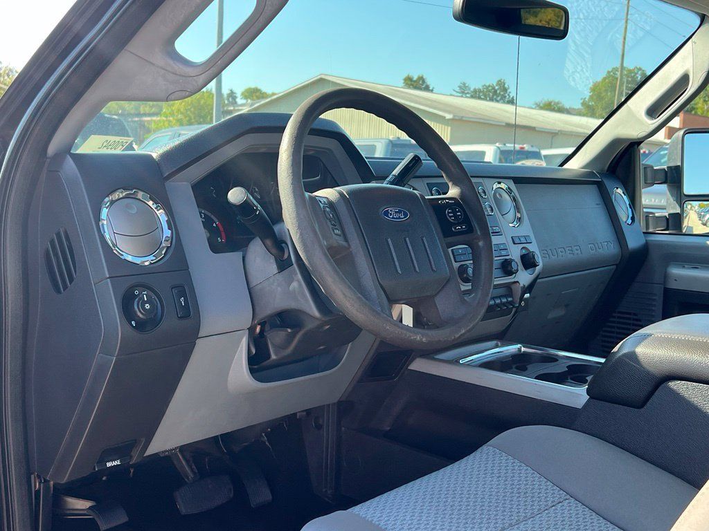 Used 2013 Ford F250 XLT w/ FX4 4X4 Off-Road Pkg image 12
