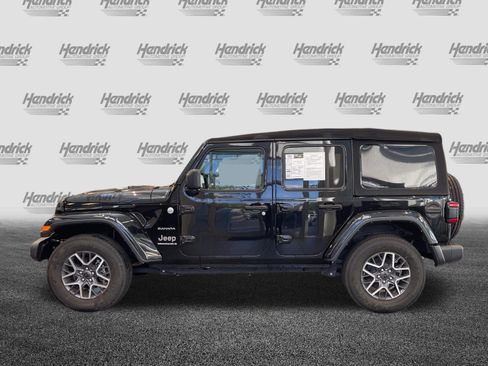 Used 2024 Jeep Wrangler Unlimited Sahara w/ Technology Group AWD/4WD image 7