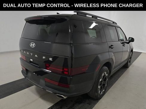 Used 2025 Hyundai Santa Fe SEL FWD image 4