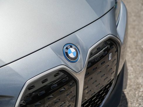 Used 2023 BMW i4 eDrive35 w/ Premium Package RWD image 11