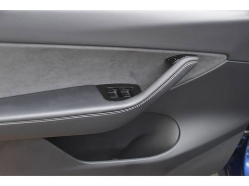 Used 2020 Tesla Model Y Performance image 23