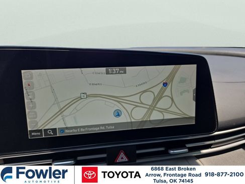 Used 2023 Hyundai Elantra Limited FWD image 11