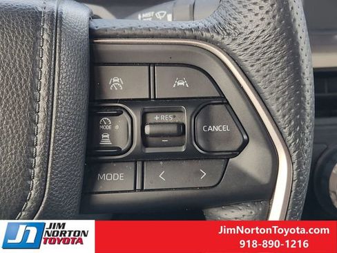 Used 2025 Toyota Tacoma TRD Off-Road image 30