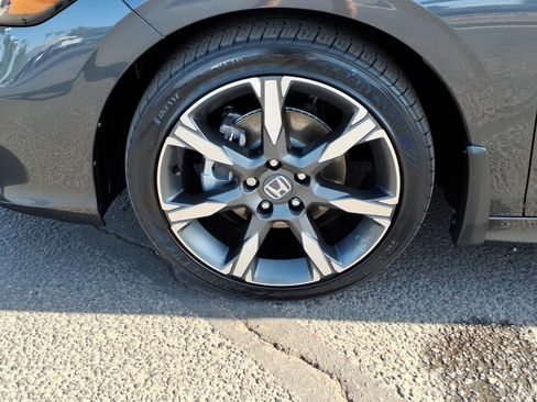 Used 2025 Honda Civic Sport Touring image 9