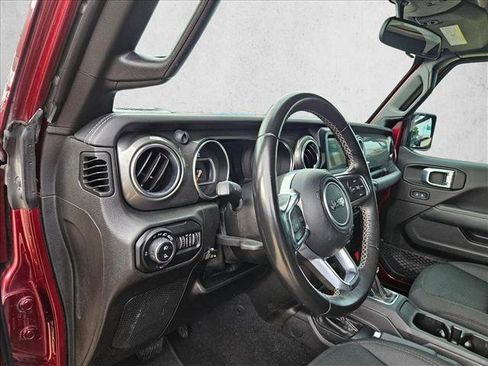 Used 2021 Jeep Gladiator Overland image 9