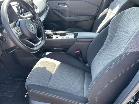 Used 2023 Nissan Rogue SV image 14
