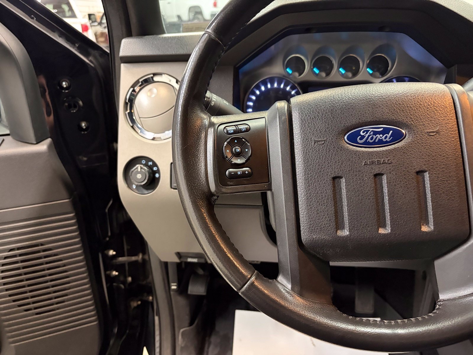Used 2016 Ford F250 Lariat w/ Lariat Ultimate Package AWD/4WD image 14