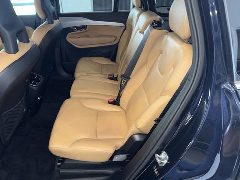 Used 2017 Volvo XC90 T6 Momentum w/ Vision Package image 32